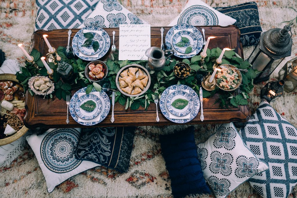 ceremony bohemian wedding boho dress style table decor ideas backdrop boho rugs