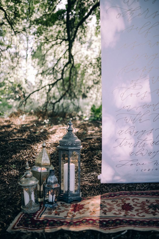 bohemian wedding boho dress style decor ideas backdrop ceremony