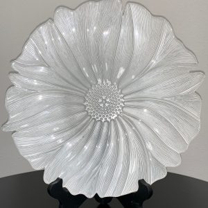 GLASS CHARGER PLATE WHITE FLOWER