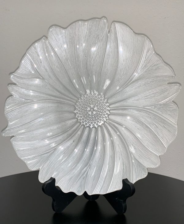 GLASS-CHARGER-PLATE-FLOWER-WHITE-1.jpg
