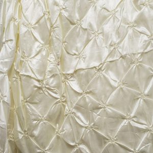 IVORY PUCKER  TABLECLOTH