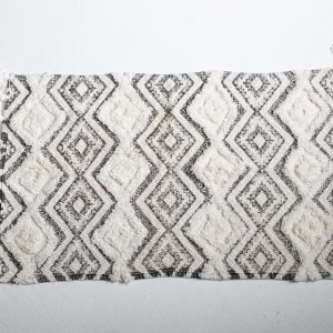 White/Grey Tassel Rug