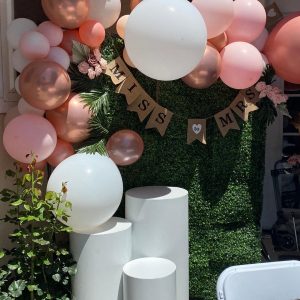 Metal white cylinder stand