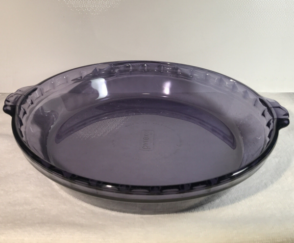 PyrexAmethystPiePlate229-00