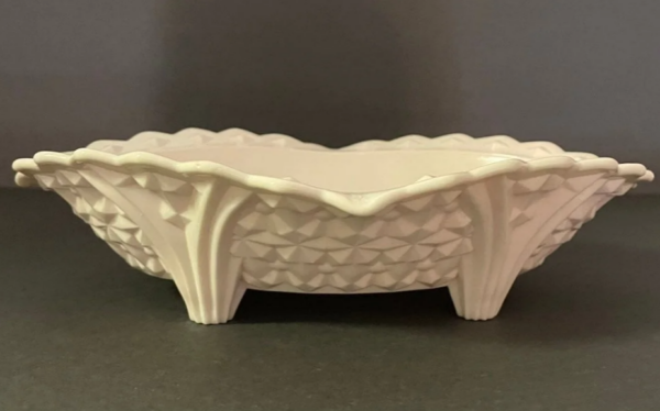 PinkMilkGlassOvalBowl00